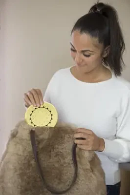 Penta Power Gold Tag in Handtasche