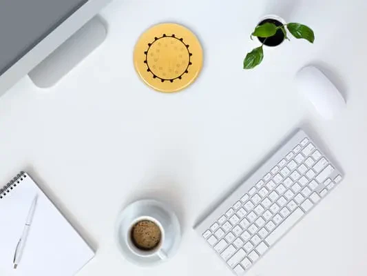 Penta Power Gold Tag auf dem Schreibtisch