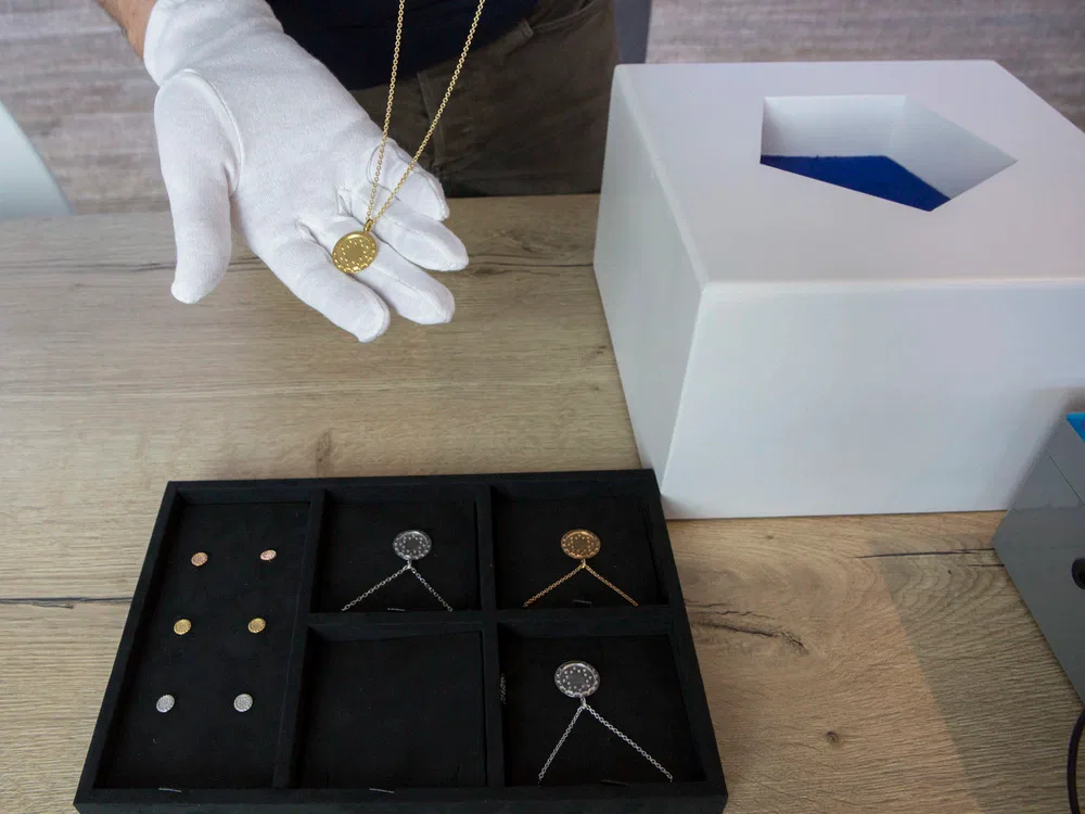Penta Power Jewel Pendant in hand